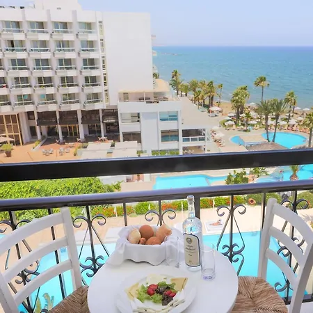 Sandy & Hotel 5*