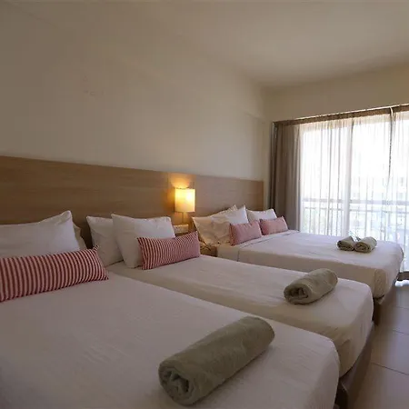 Otel Sandy & - Ex Sentido Larnaca