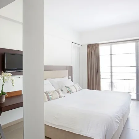 Sandy & - Ex Sentido 5* Larnaca