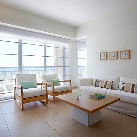 Sandy Hotel&spa Hotel Larnaka
