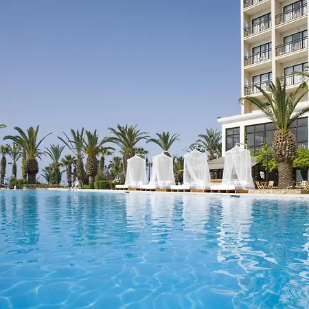 Sandy & 5* Larnaca