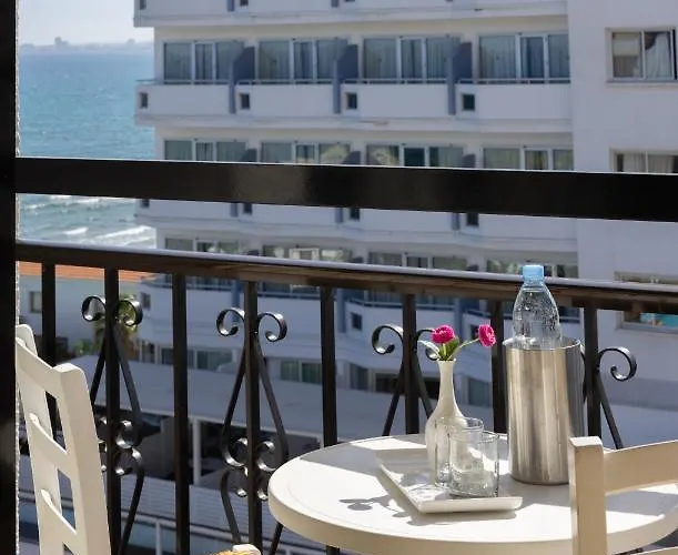 Hotell Sandy & - Ex Sentido Larnaca