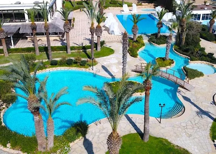 Sandy & - Ex Sentido Larnaca