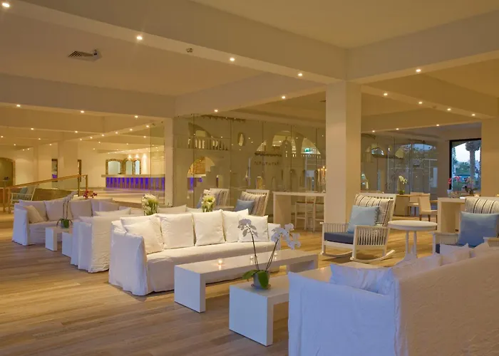 Sandy & - Ex Sentido Larnaca