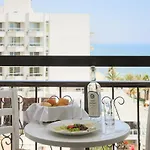 Sandy & Hotel Larnaca