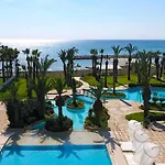 Hotel Sandy & 5*
