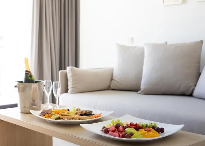 Sandy & - Ex Sentido 4* Lárnaka