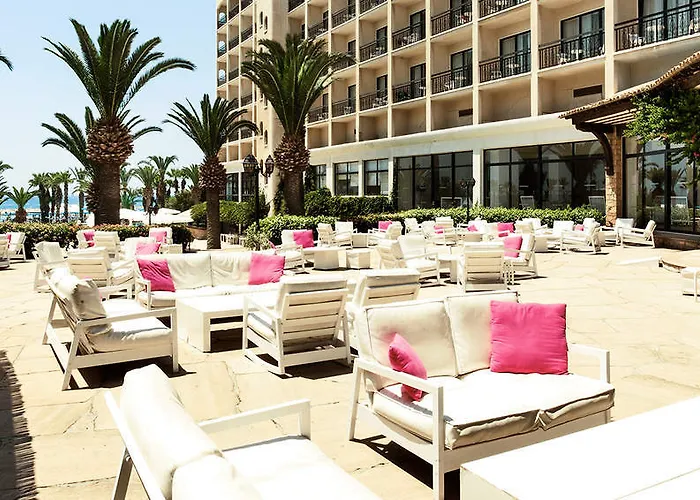 Sandy & - Ex Sentido Lárnaka